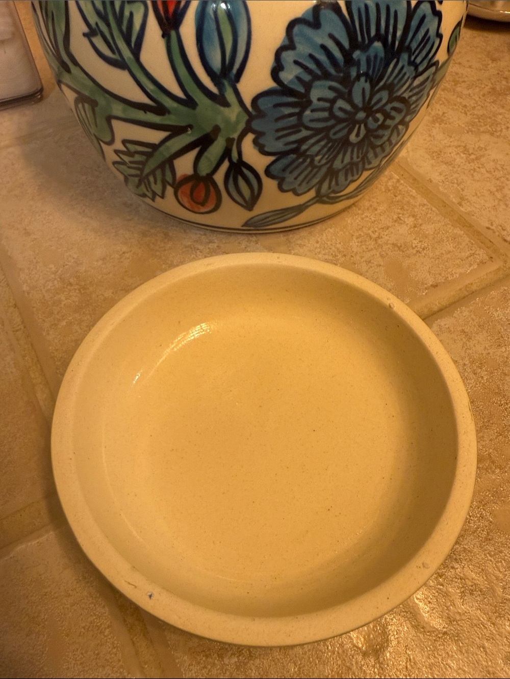 Floral Patterned Ginger Jar 6” tall blue red green - Picture 3 of 5